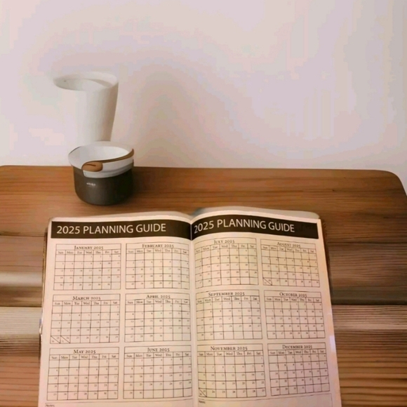 Jot Monthly Planner for 2024 - Picture 3 of 4